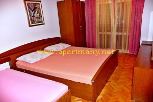 Chorvatsko apartm�ny&nbsp;IVANA a IVAN ubytov�n� v lokalit� Nemira - rivi�ra Omi� 