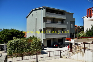 apartm�ny IVANA a IVAN v lokalit� Nemira - rivi�ra Omi� Chorvatsko